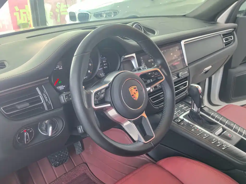Porsche Macan — миниатюра 18