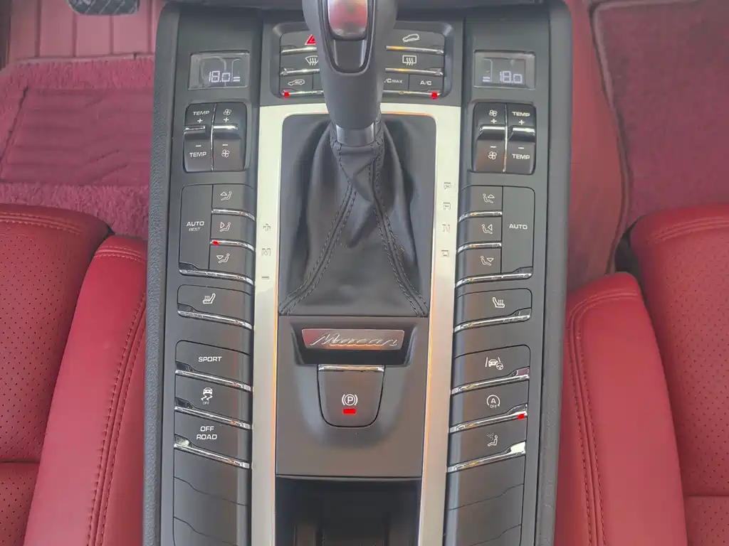 Porsche Macan — миниатюра 19