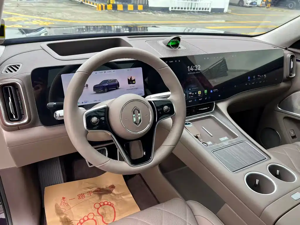 Aito M8 2025 Max+ 53.4kWh 6 мест (192 ）