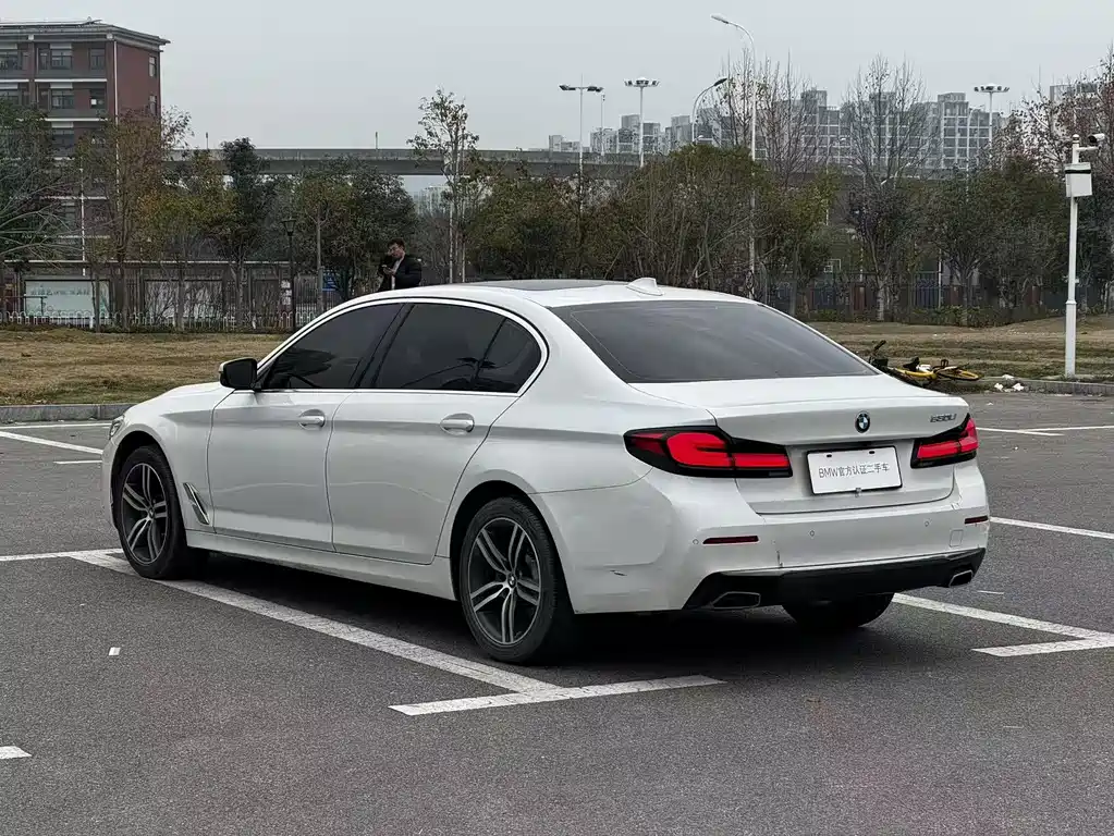 BMW 5 SERIES