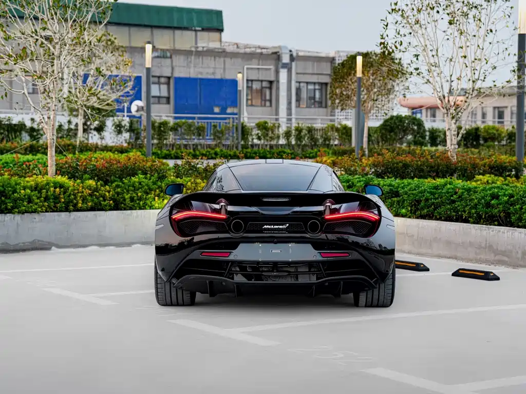 McLaren 720S — миниатюра 10