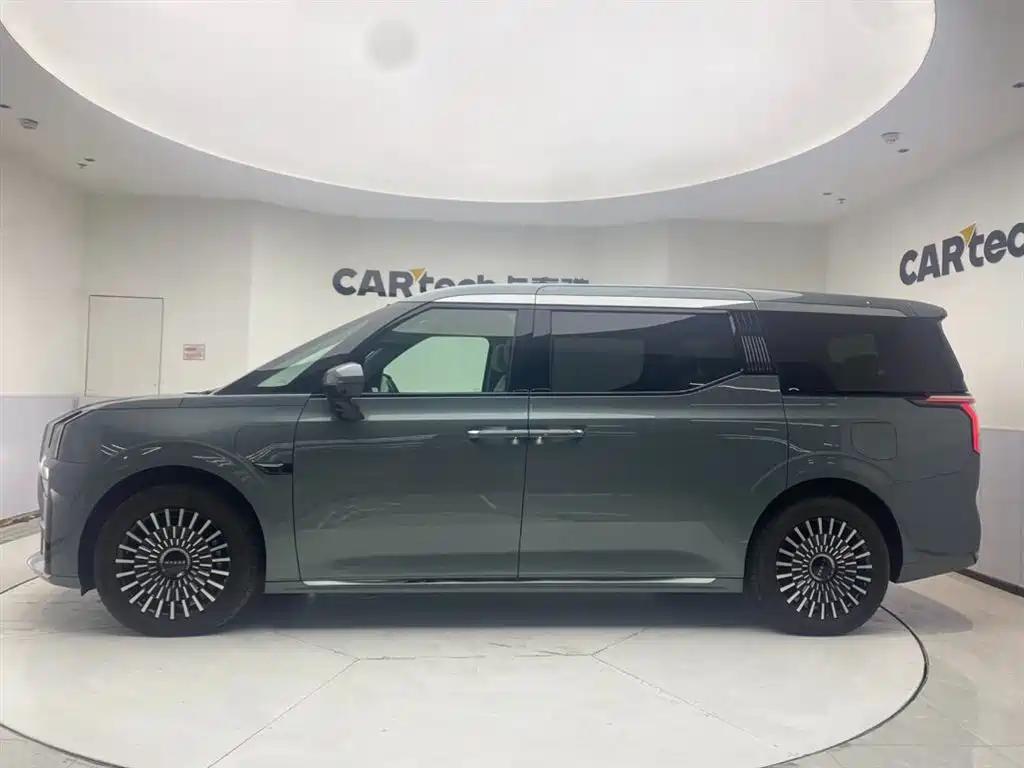 Zeekr 009 2024 мест 108kWh