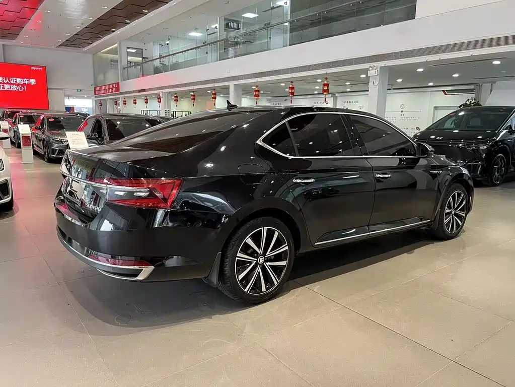 Skoda Superb — миниатюра 4