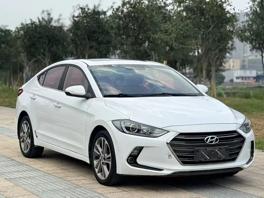 Hyundai Elantra — миниатюра 3