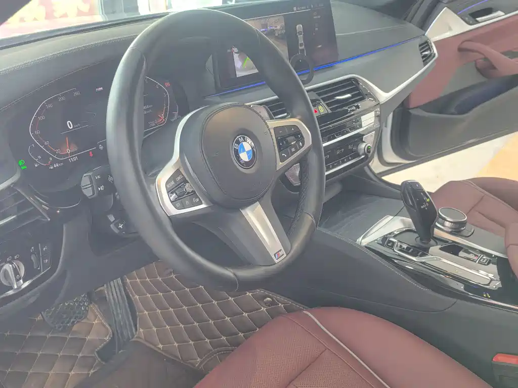 BMW 5 Series — миниатюра 15