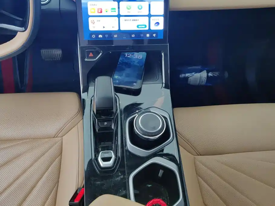 Geely Boyue L — миниатюра 16