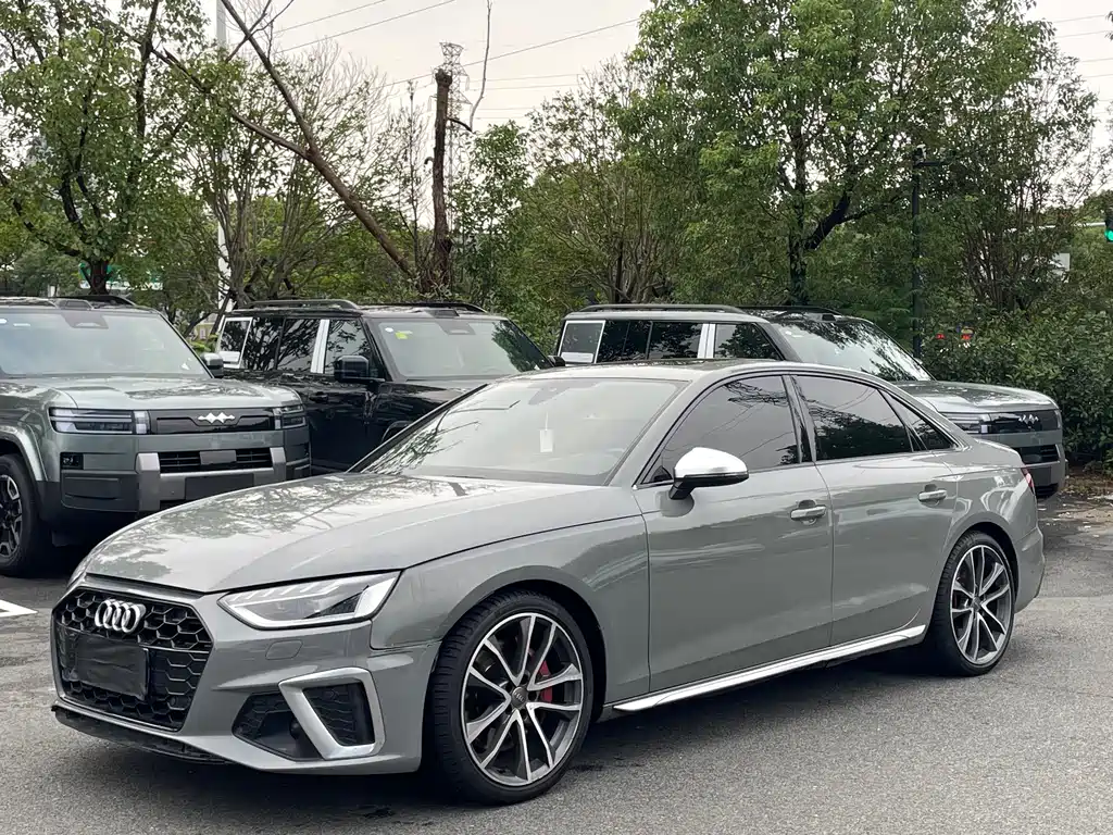 Audi S4