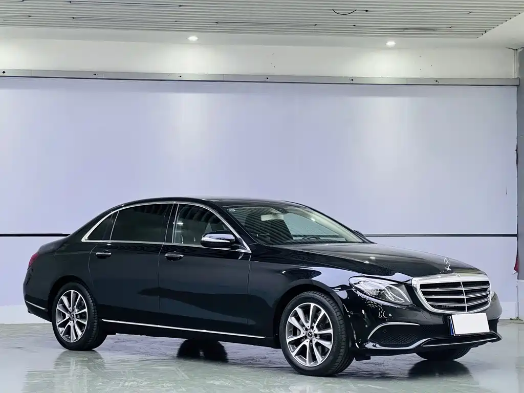 Mercedes-Benz E-Class — миниатюра 3
