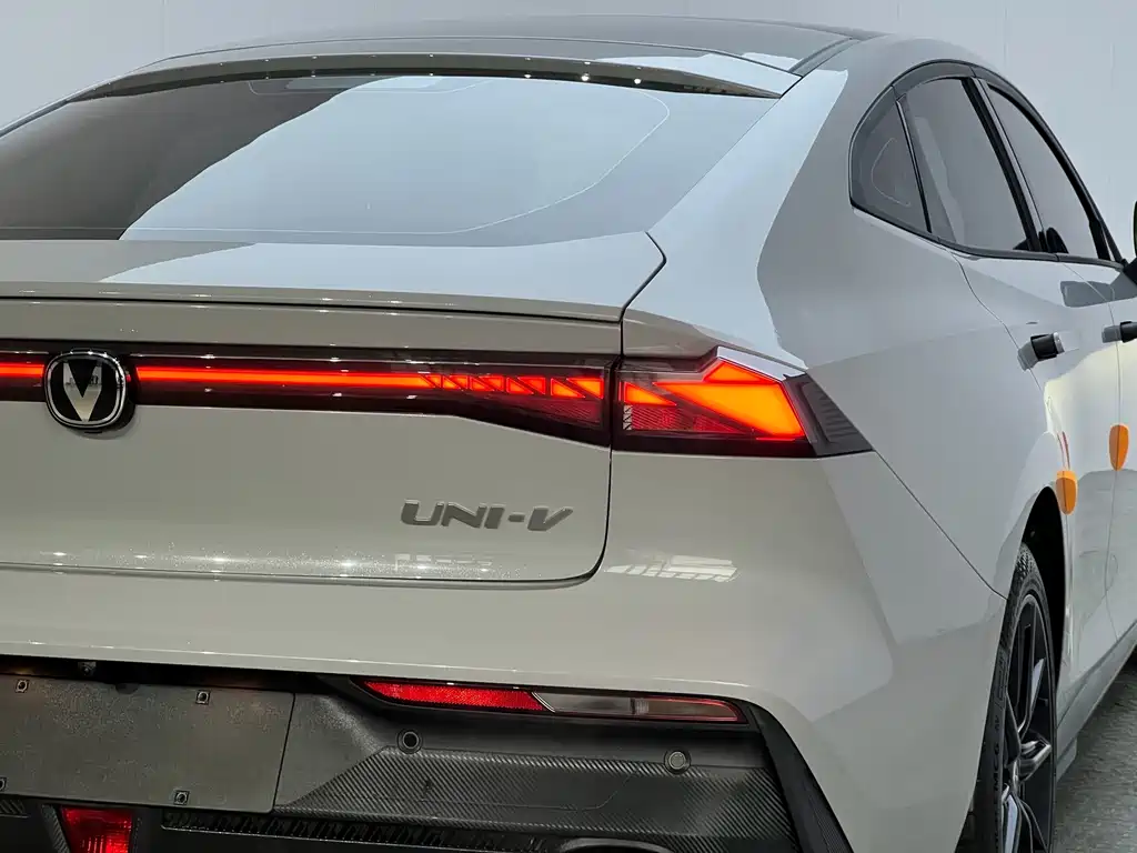 Changan UNI-V — миниатюра 17