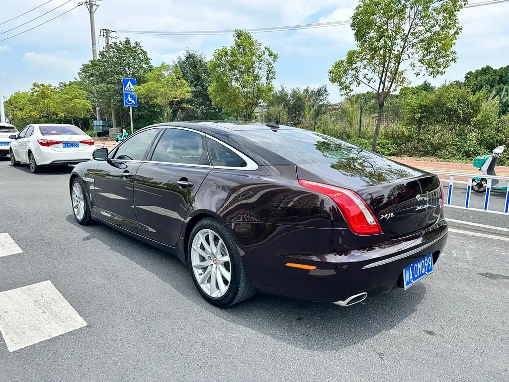 Jaguar XJ — миниатюра 4