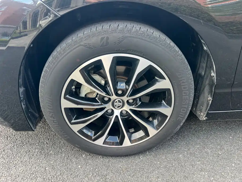 Toyota Avalon — миниатюра 11