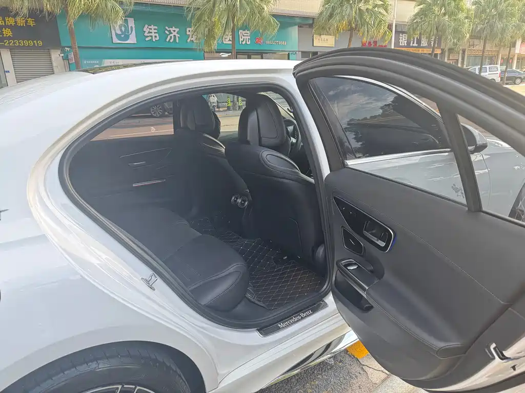 Mercedes-Benz C-Class — миниатюра 10