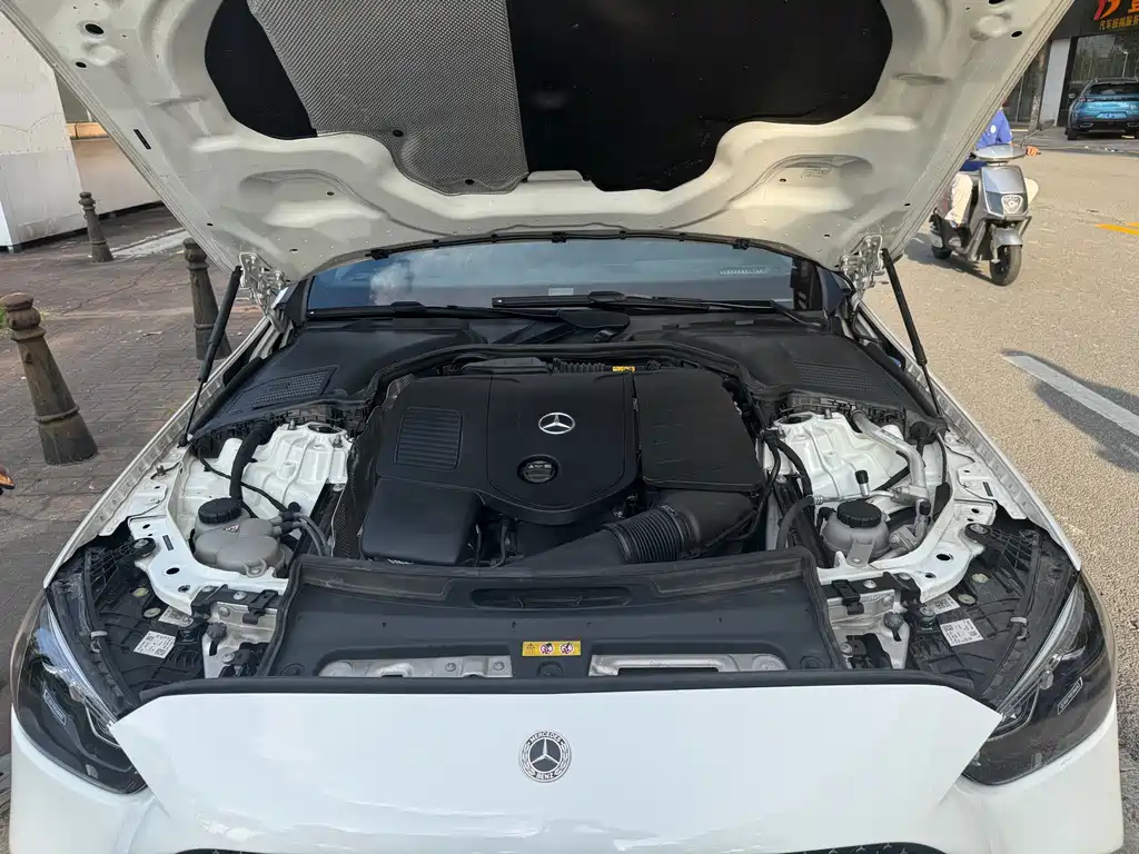 Mercedes-Benz C-Class — миниатюра 15