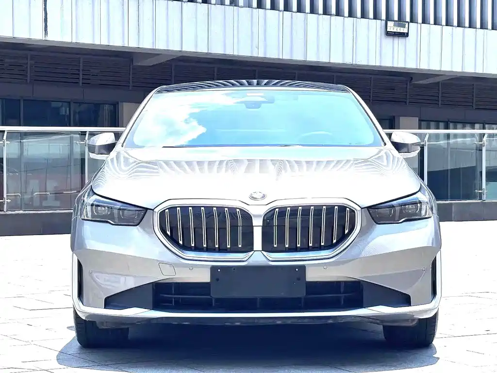 BMW 5 Series — миниатюра 2