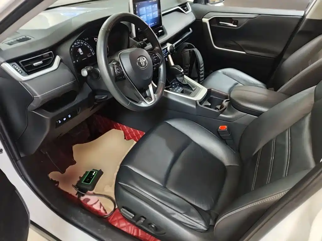 Toyota RAV4 — миниатюра 15
