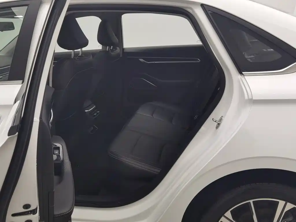 Geely Emgrand — миниатюра 15