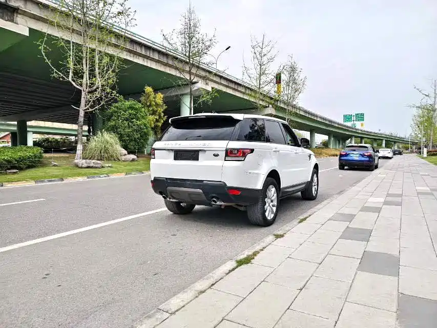 Land Rover Sport — миниатюра 5
