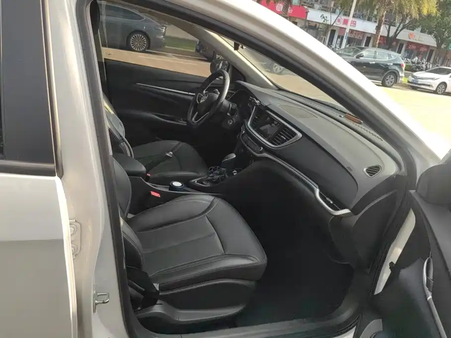 Buick Excelle — миниатюра 8
