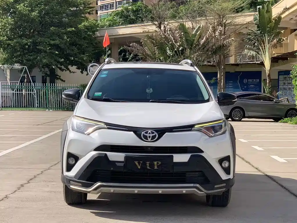 Toyota RAV4 — миниатюра 2