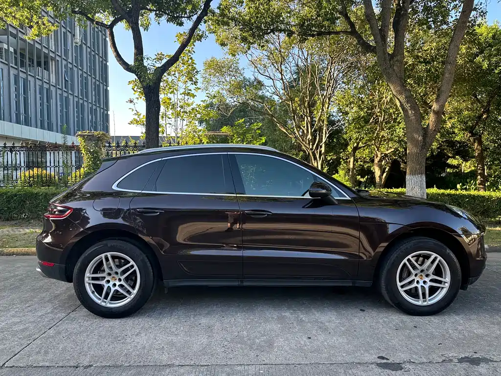 Porsche Macan — миниатюра 7