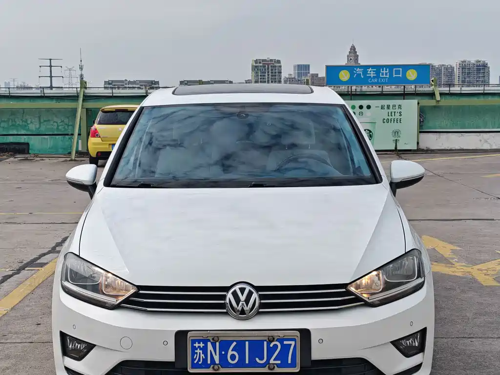 Volkswagen Golf · 2016 230TSI AT
