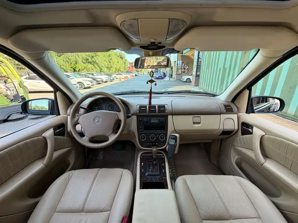 Mercedes-Benz M 2002 ML 320
