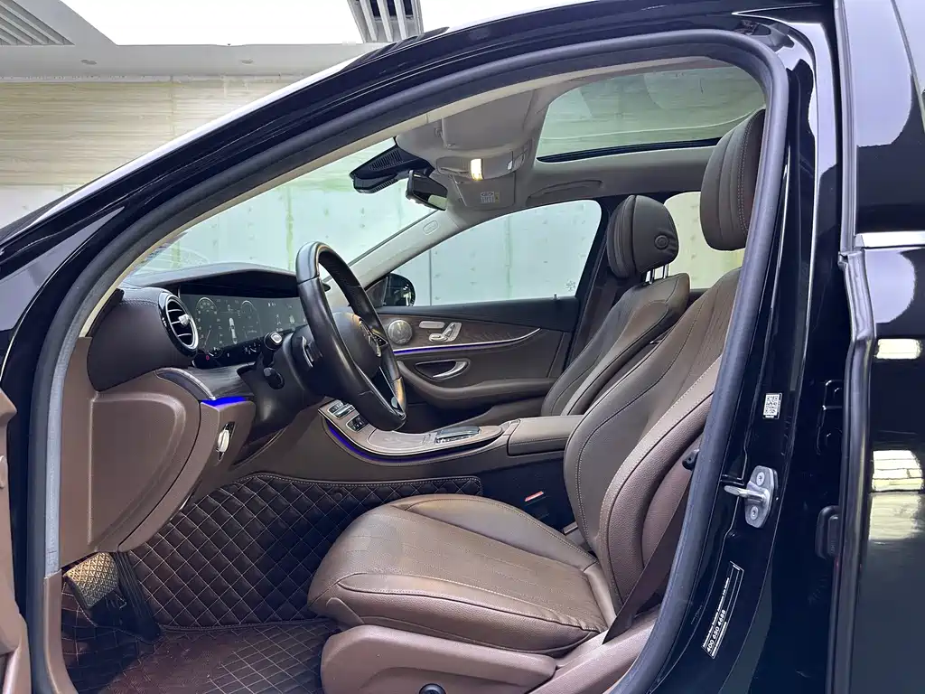 Mercedes-Benz E-Class — миниатюра 8