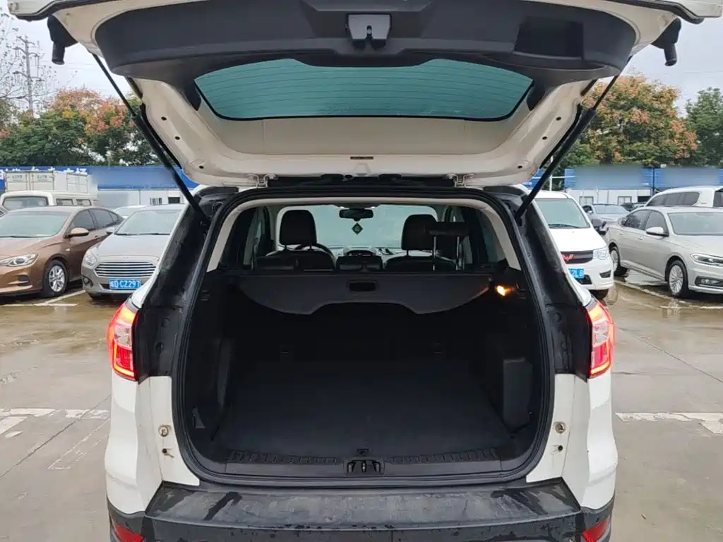 Ford Kuga — миниатюра 19