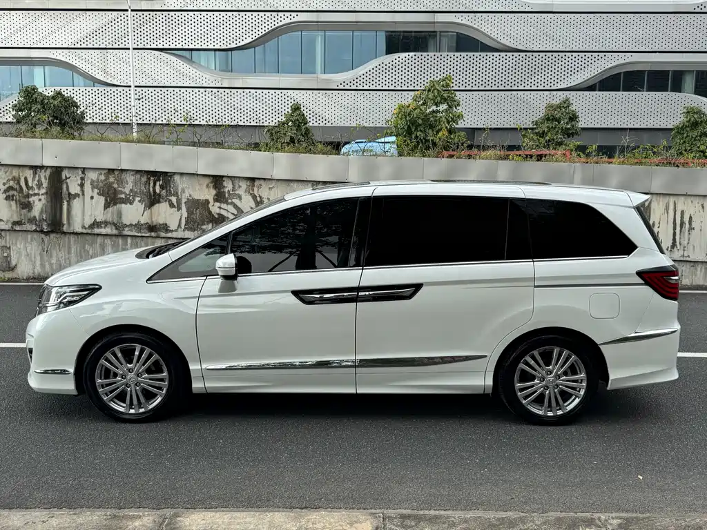 Honda Elysion — миниатюра 4