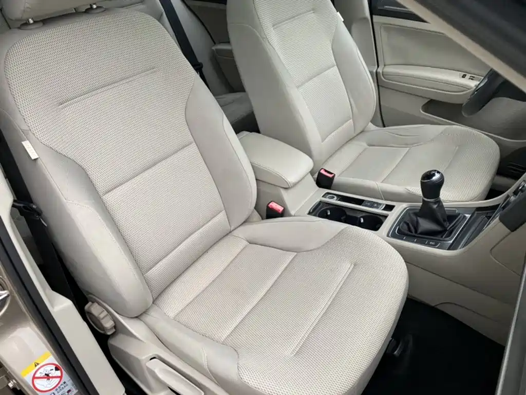 Volkswagen Golf — миниатюра 4
