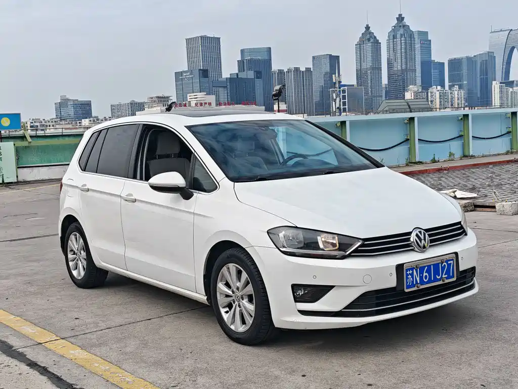 Volkswagen Golf · 2016 230TSI AT