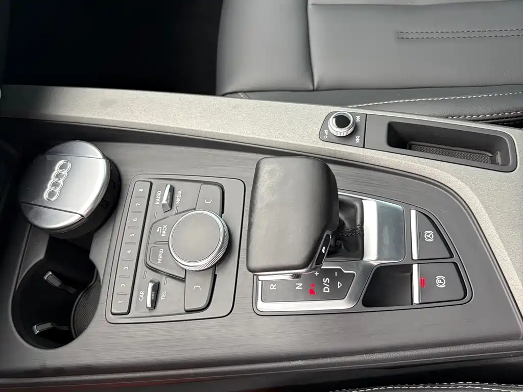 Audi A4L — миниатюра 14