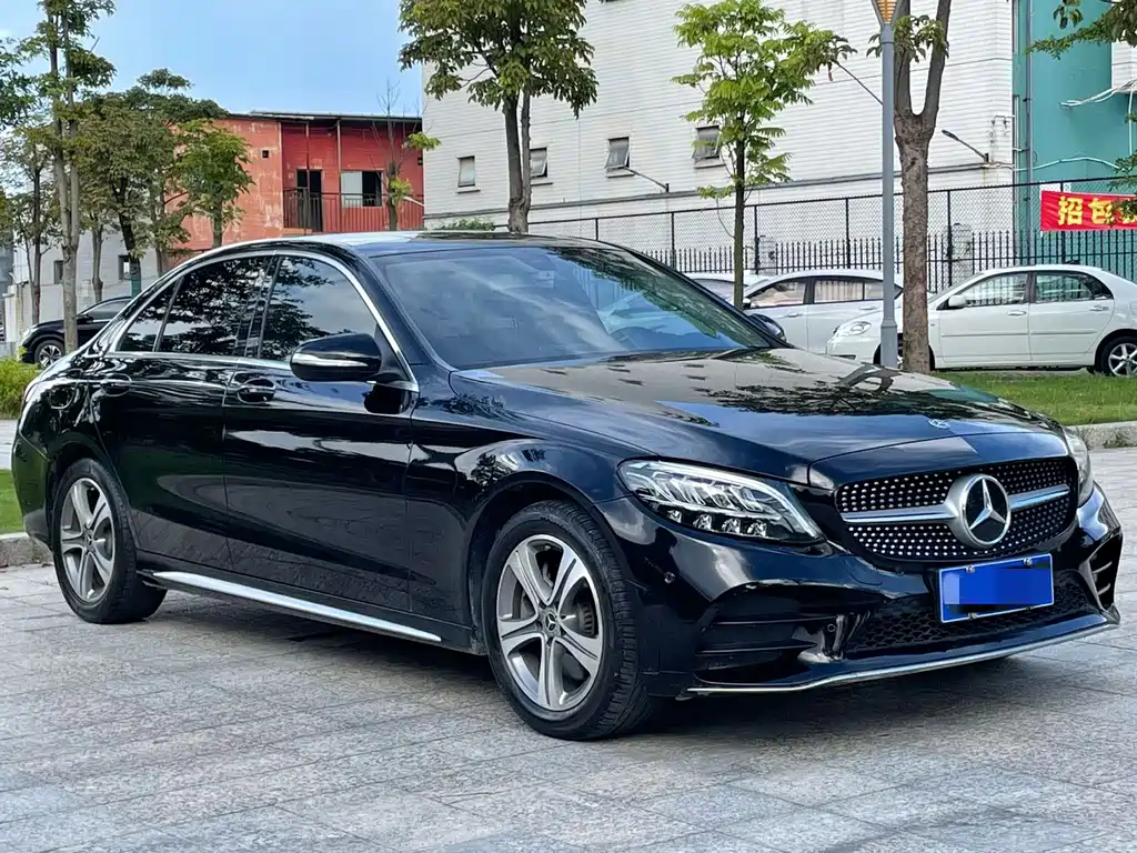Mercedes-Benz C-Class — миниатюра 3