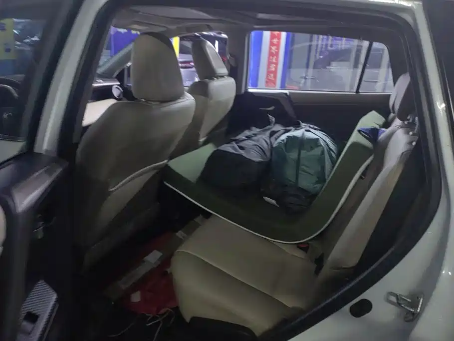 Toyota RAV4 — миниатюра 11