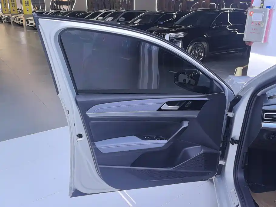 Volkswagen Lavida — миниатюра 7