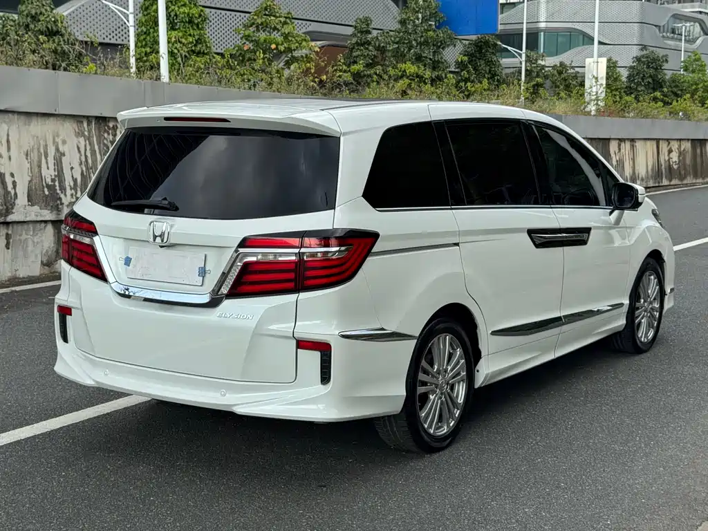 Honda Elysion — миниатюра 6
