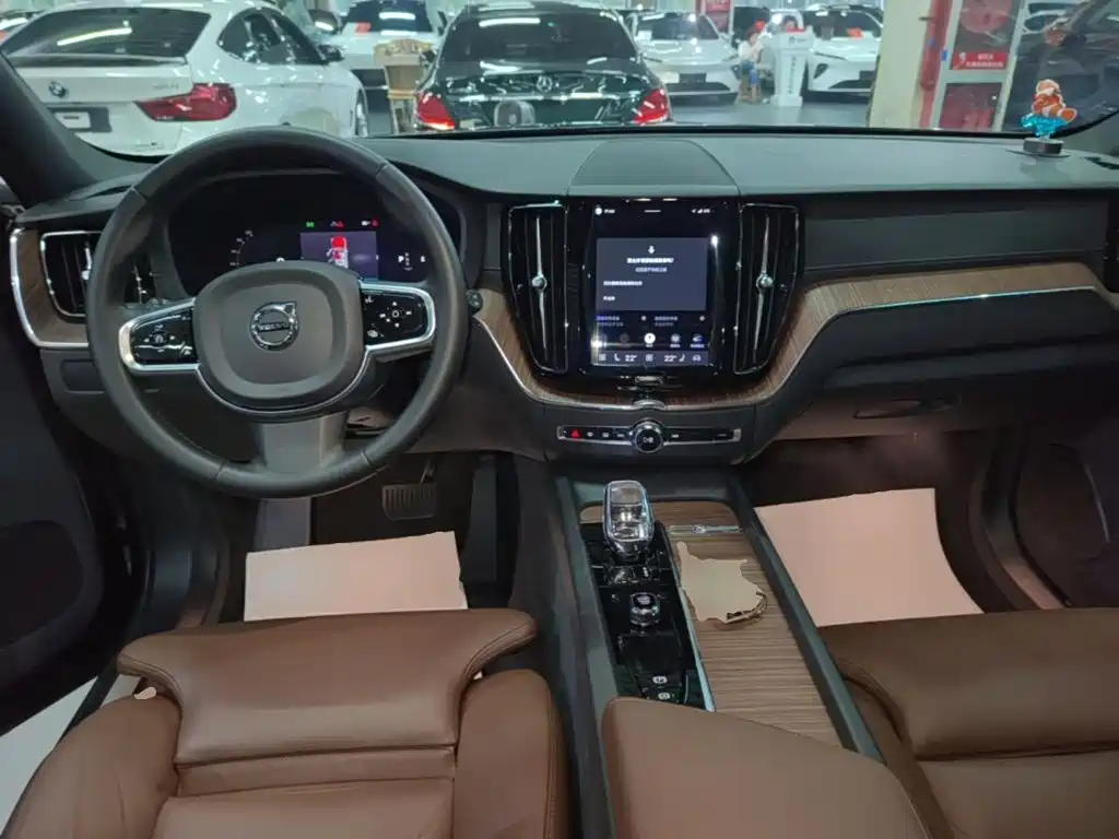 Volvo XC60 — миниатюра 10