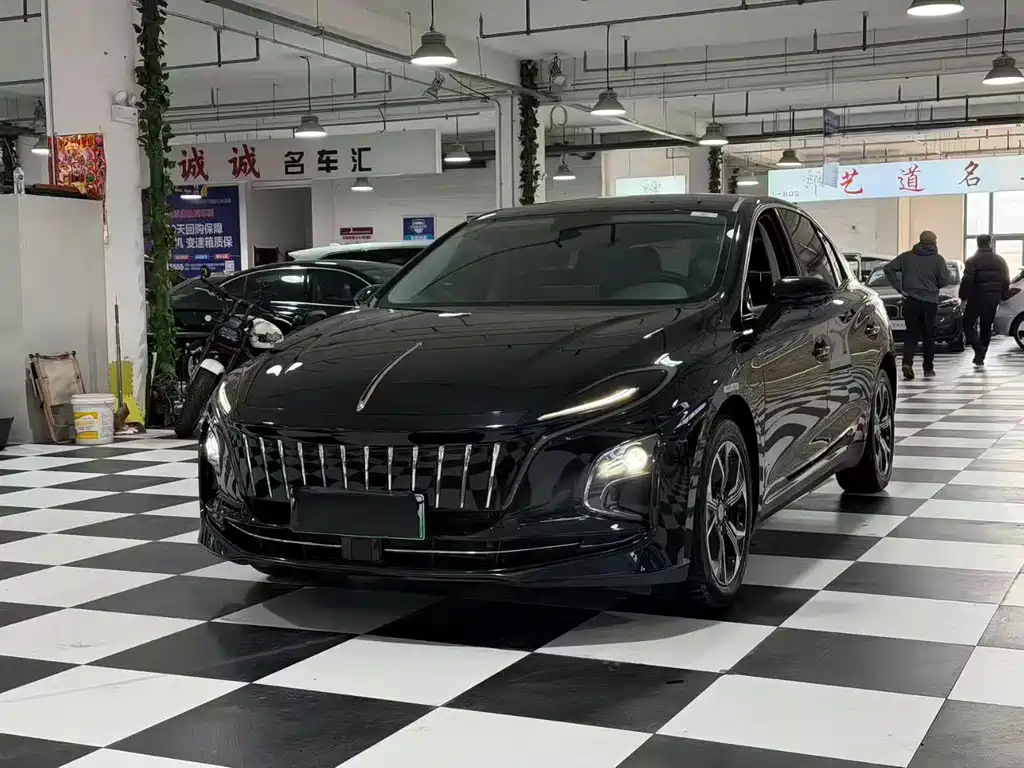 Hongqi Hongqi E-QM5 2023