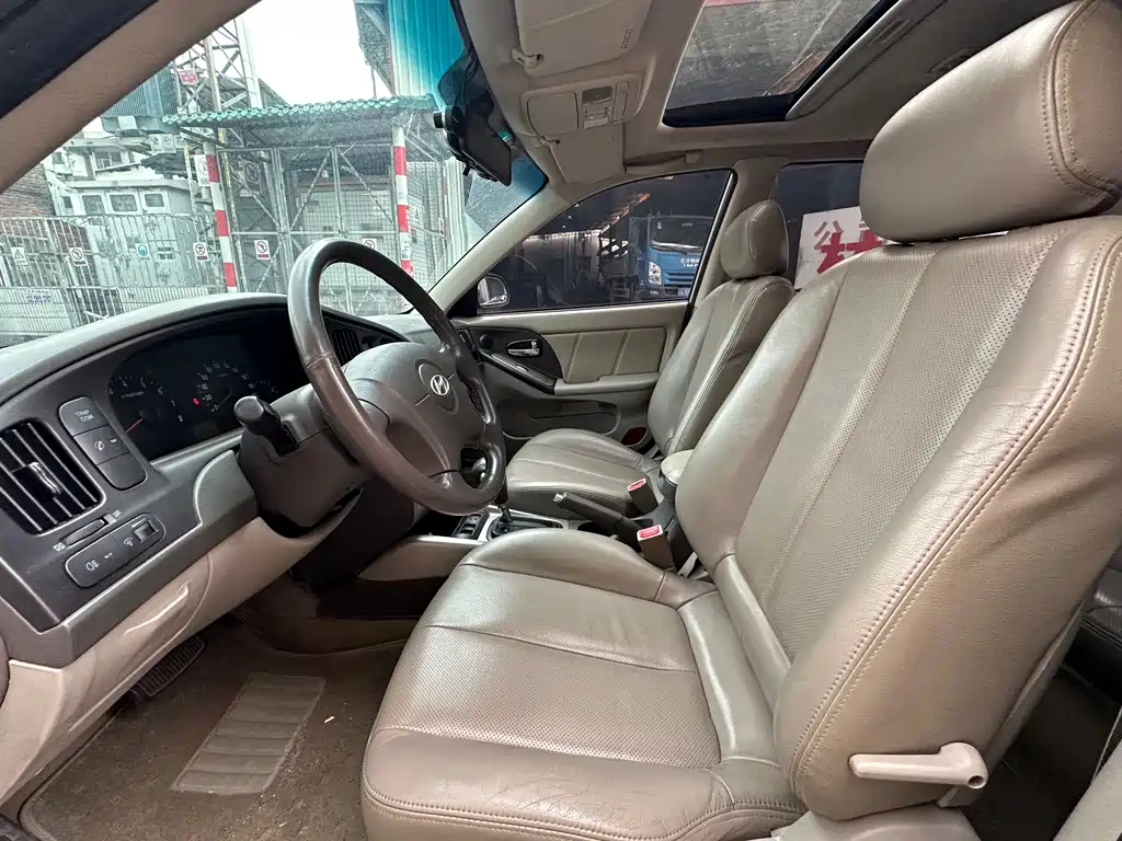 Hyundai Elantra 2005 1.6L AT Luxury