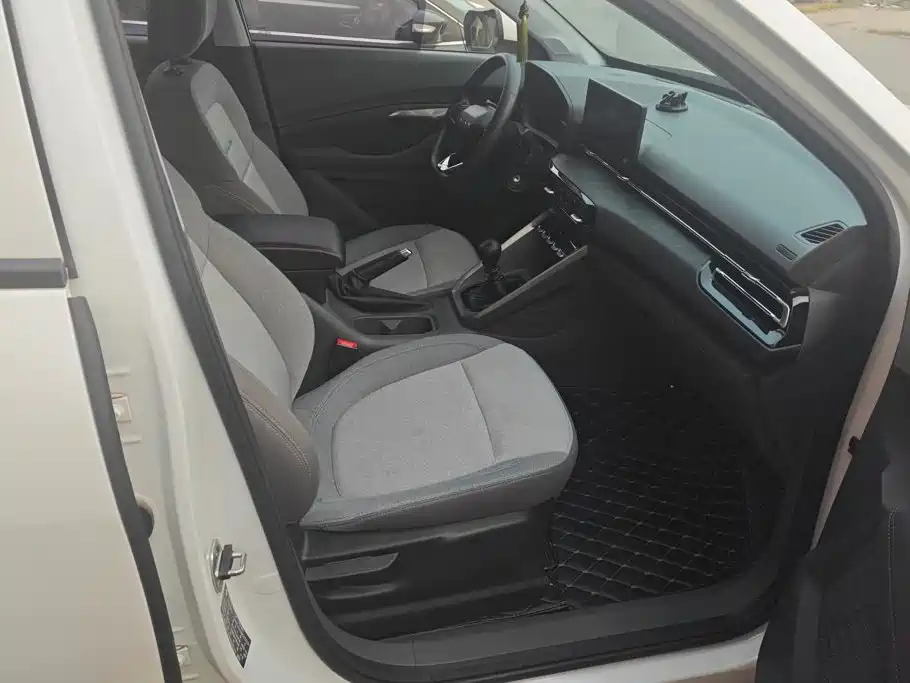 Baojun RS-3 — миниатюра 8