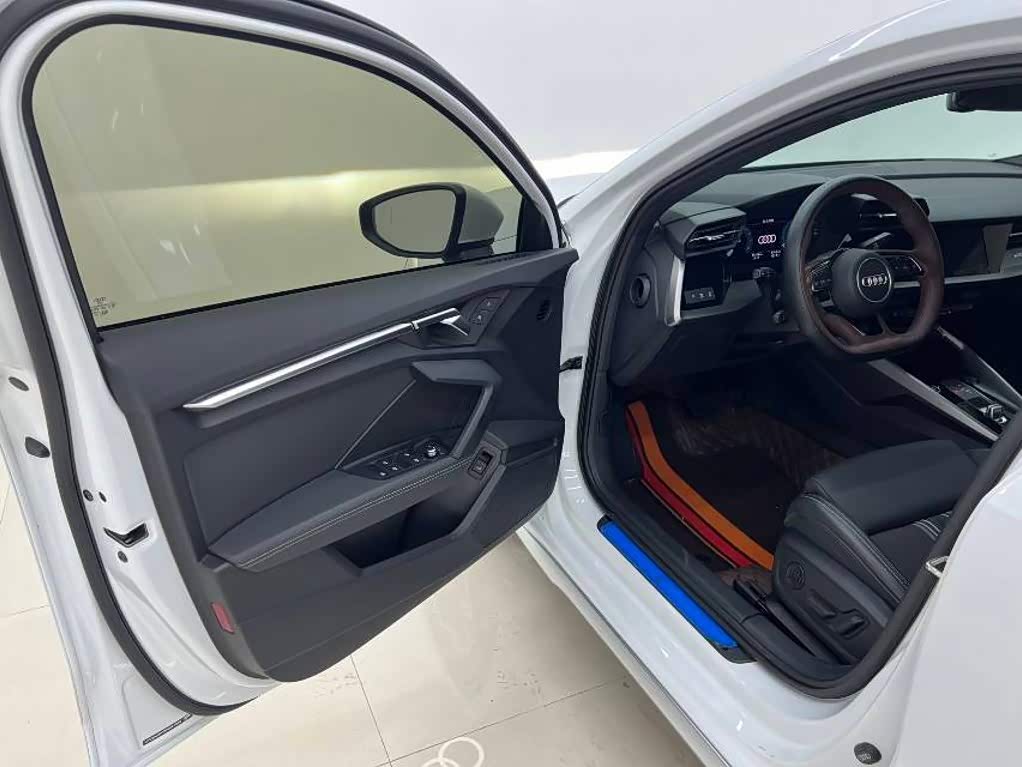Audi A3 1.4 л 2023 г. Белый, пробег 35000 км