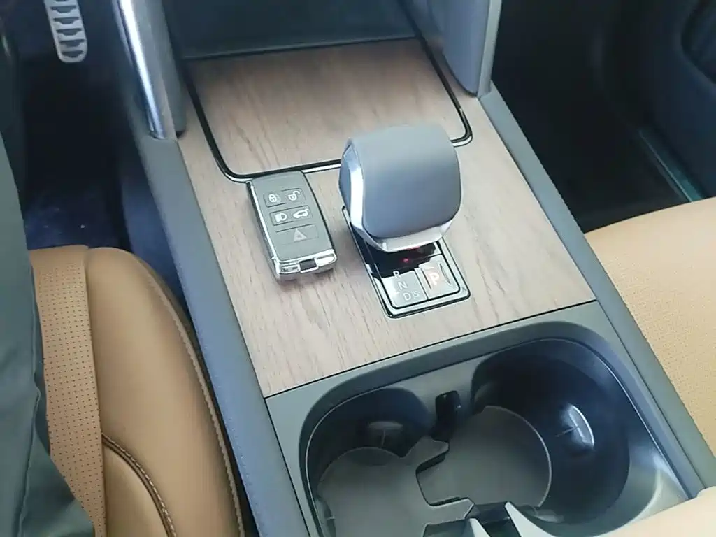 Land Rover Discovery Sport — миниатюра 14
