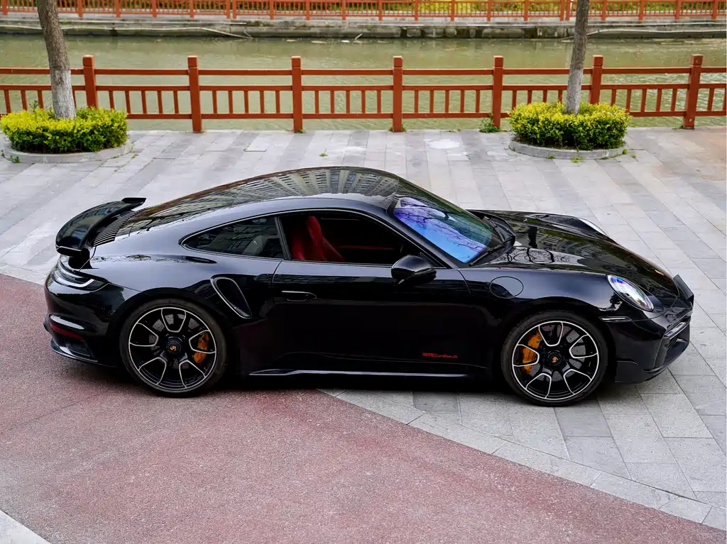 Porsche 911 2023 Turbo S 3.7T