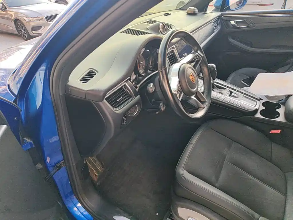 Porsche Macan — миниатюра 16