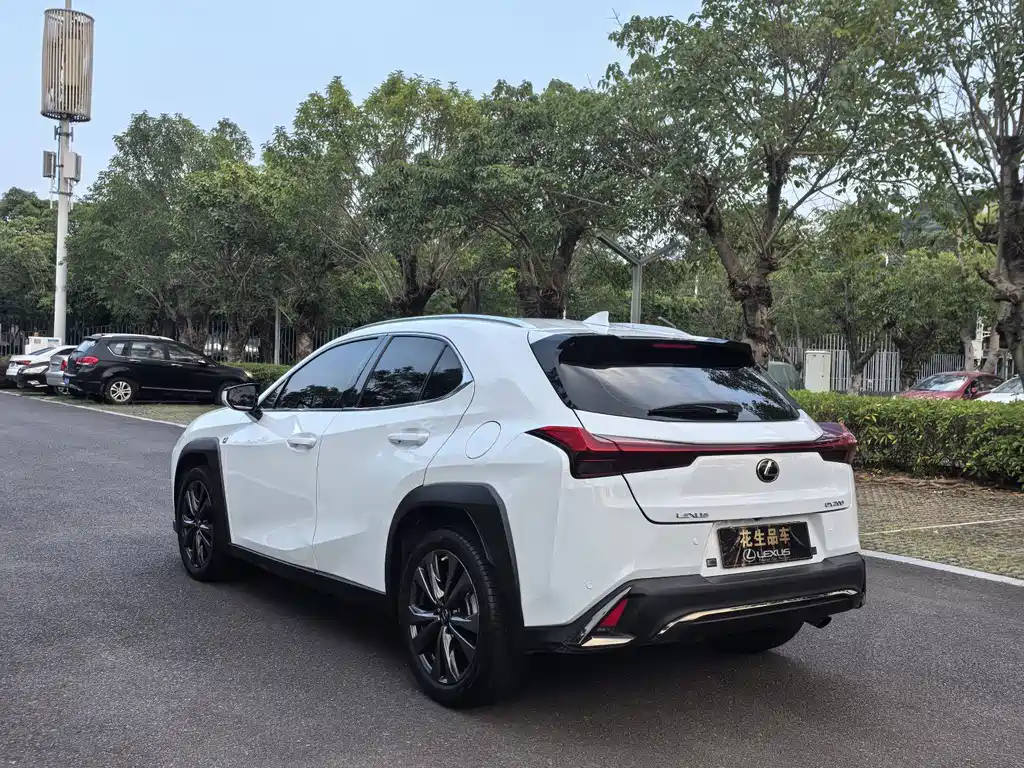 Lexus UX — миниатюра 7
