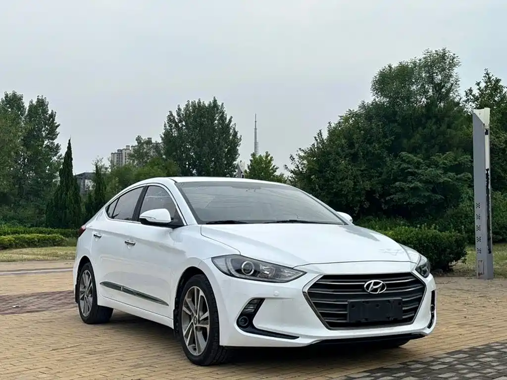 Hyundai Elantra — миниатюра 3