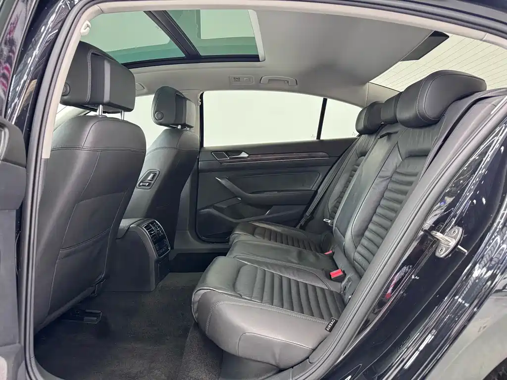 Volkswagen Magotan 2019 330TSI DSG Luxury VI