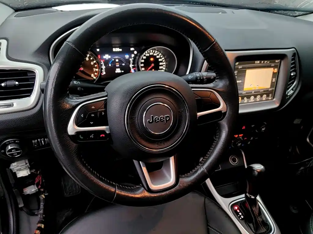 Jeep Compass — миниатюра 11