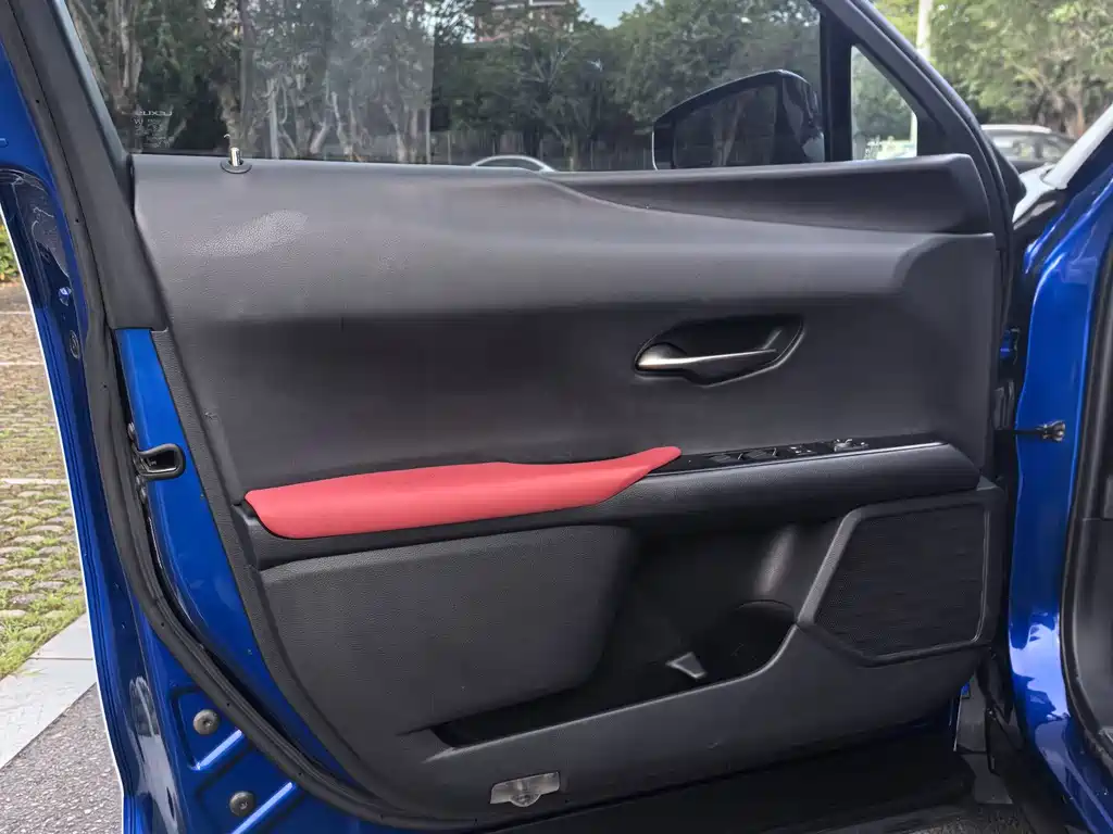 Lexus UX — миниатюра 15