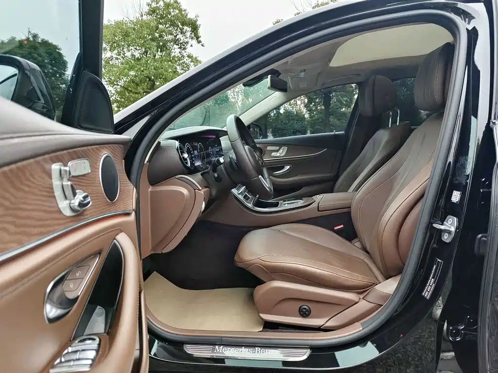Mercedes-Benz E-Class — миниатюра 4
